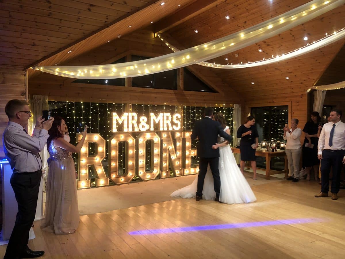 Manchester Wedding Singer and Entertainer at Styal Lodge